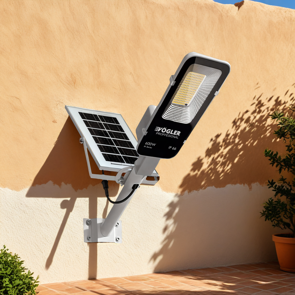 Võimas päikeseenergial töötav lamp, hämardusandur, kaugjuhtimispult, Vögler Professional 600W